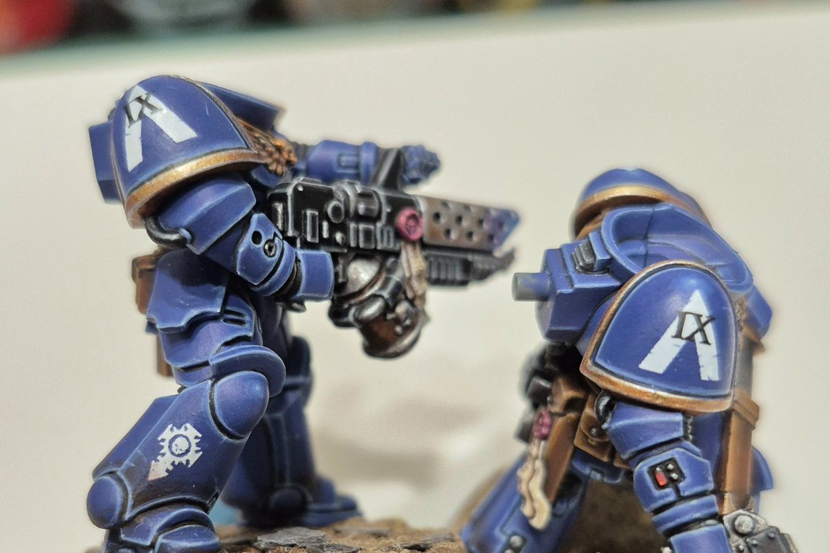 Still working on the final bits of the Infernus Marines but I did finish painting over and blending in the transfers. I'm pretty happy with the fix to the sergeants badge. Can't wait to have these guys completed! #paintingwarhammer #WarhammerCommunity #Warhammer40k #ultramarines
