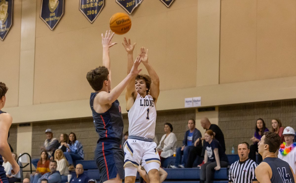 The Briarwood Christian Lions controlled the chaos in a commanding area-opening win at Shelby County.

Story: shelbycountyreporter.com/2025/01/07/bri…