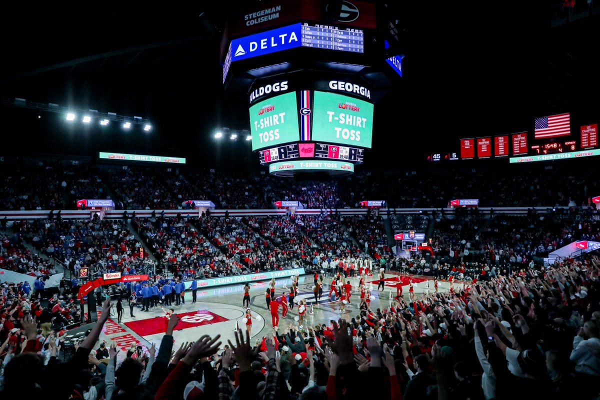 UGABasketball's tweet image. Dawg Nation❗️

We'll see you back at the Steg this Saturday when we take on No. 17 Oklahoma at 6 p.m. ET! 

Get your tickets now! ⤵️

🎟️ georgiadogs.com/mbbtix

#GoDawgs