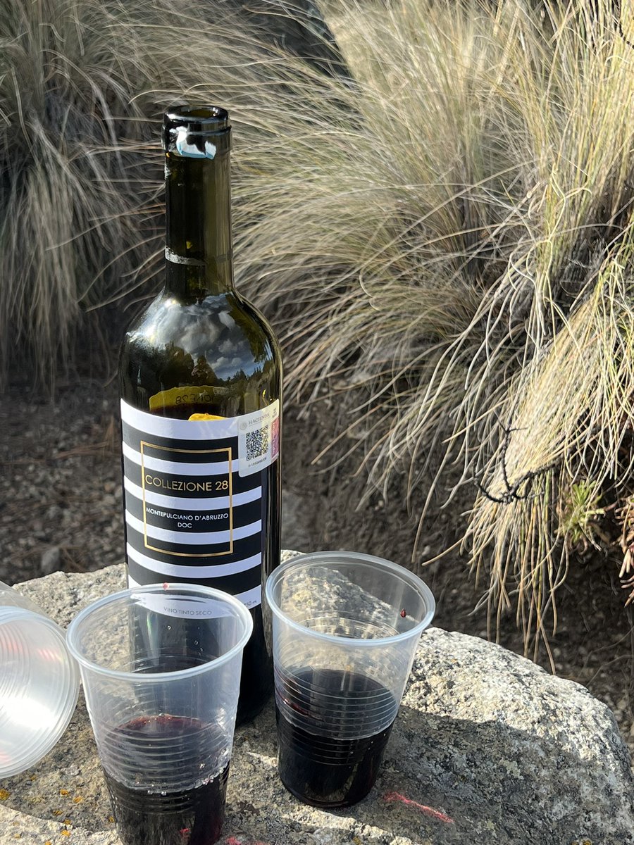 Helloheavenbye's tweet image. Tú y yo.