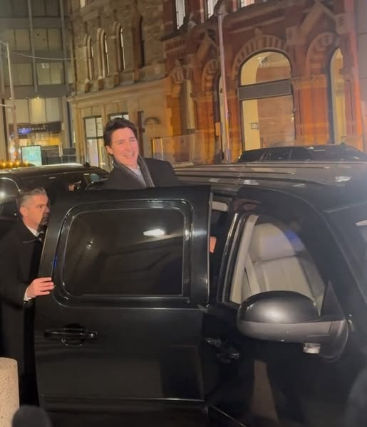 Justin Trudeau laughing at the moronic Wellington street taunts. One of them yells out, we won't let you prorogued. 🤣Sorry I had to laugh at that as well. Another one screams, we want an election right now. LOL Try October ya bunch of uneducated fools.