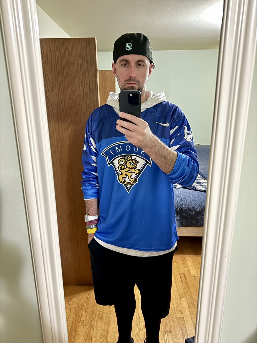 The Markcast® tweet media