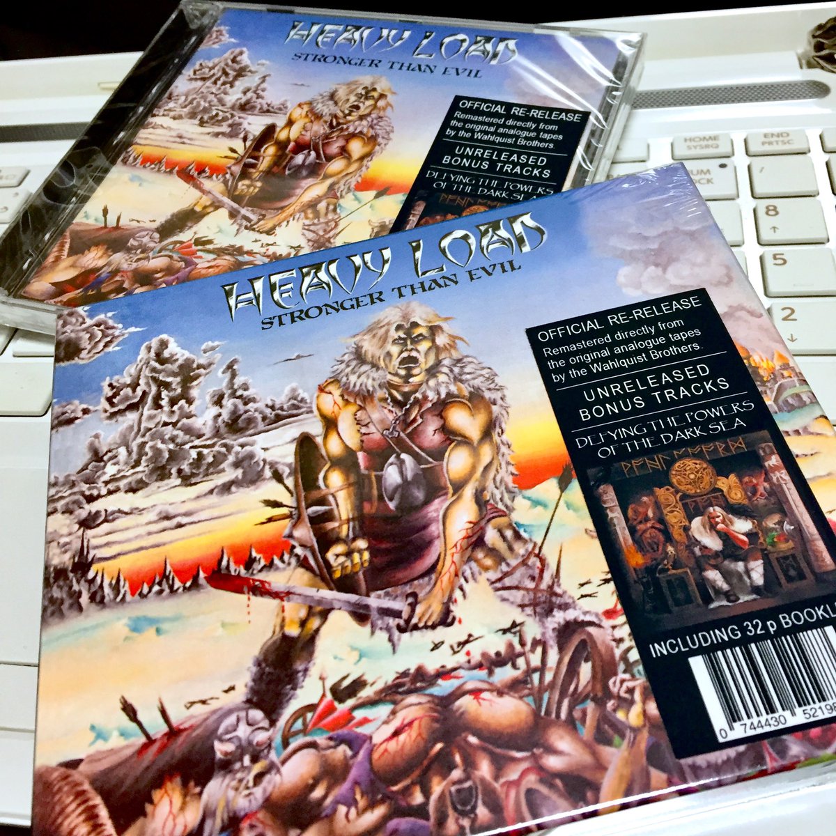 etrntyblood0518's tweet image. May he rest in peace..🤘🏻

#RIPRagneWahlquist
#HeavyLoad