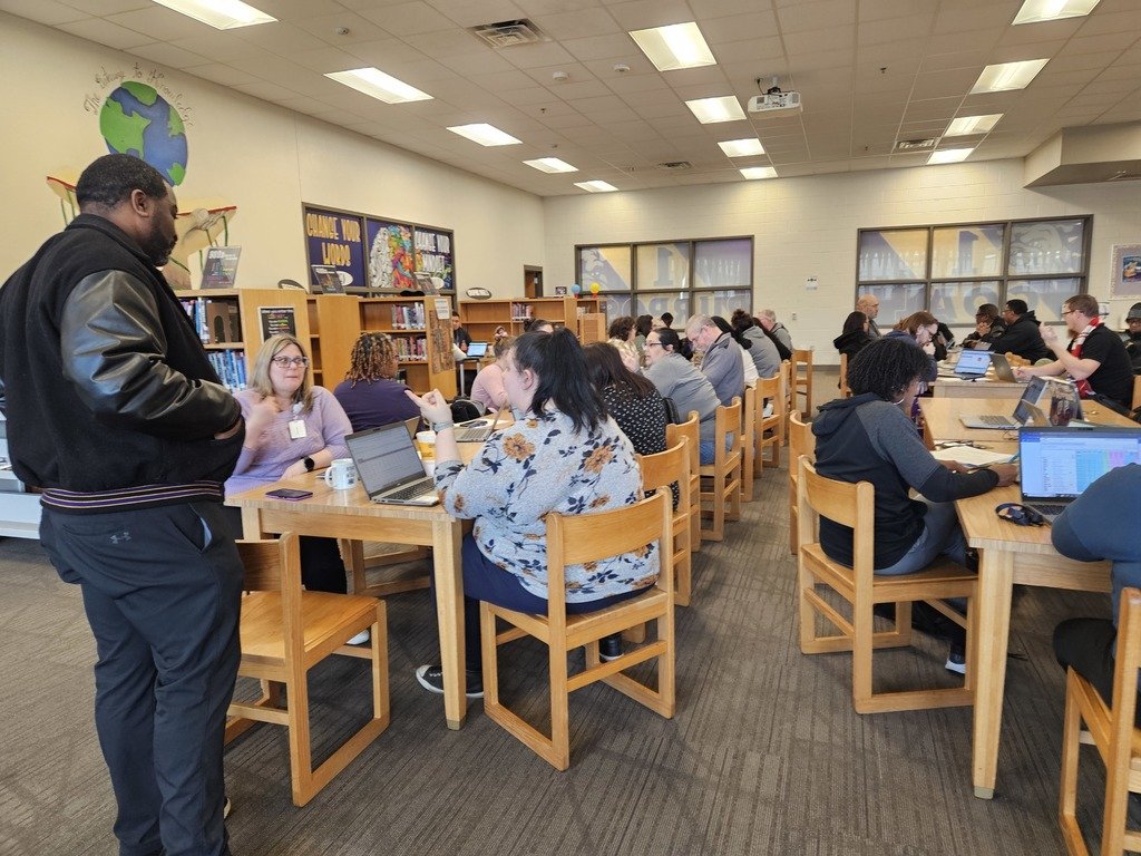 EvermanHS_EISD's tweet photo. Today’s PD session was a success! Teachers were engaged and energized for the new year as we dove into a DDI (Data-Driven Instruction) refresher. Excited to see everyone tomorrow ready to make an impact! 💡📚 #TeacherGrowth #BulldogMindset #EISDAllIn https://t.co/60oev96Fr0