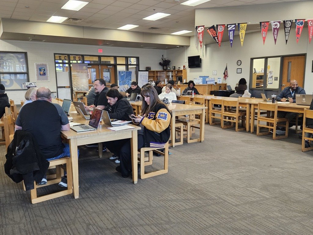EvermanHS_EISD's tweet photo. Today’s PD session was a success! Teachers were engaged and energized for the new year as we dove into a DDI (Data-Driven Instruction) refresher. Excited to see everyone tomorrow ready to make an impact! 💡📚 #TeacherGrowth #BulldogMindset #EISDAllIn https://t.co/60oev96Fr0