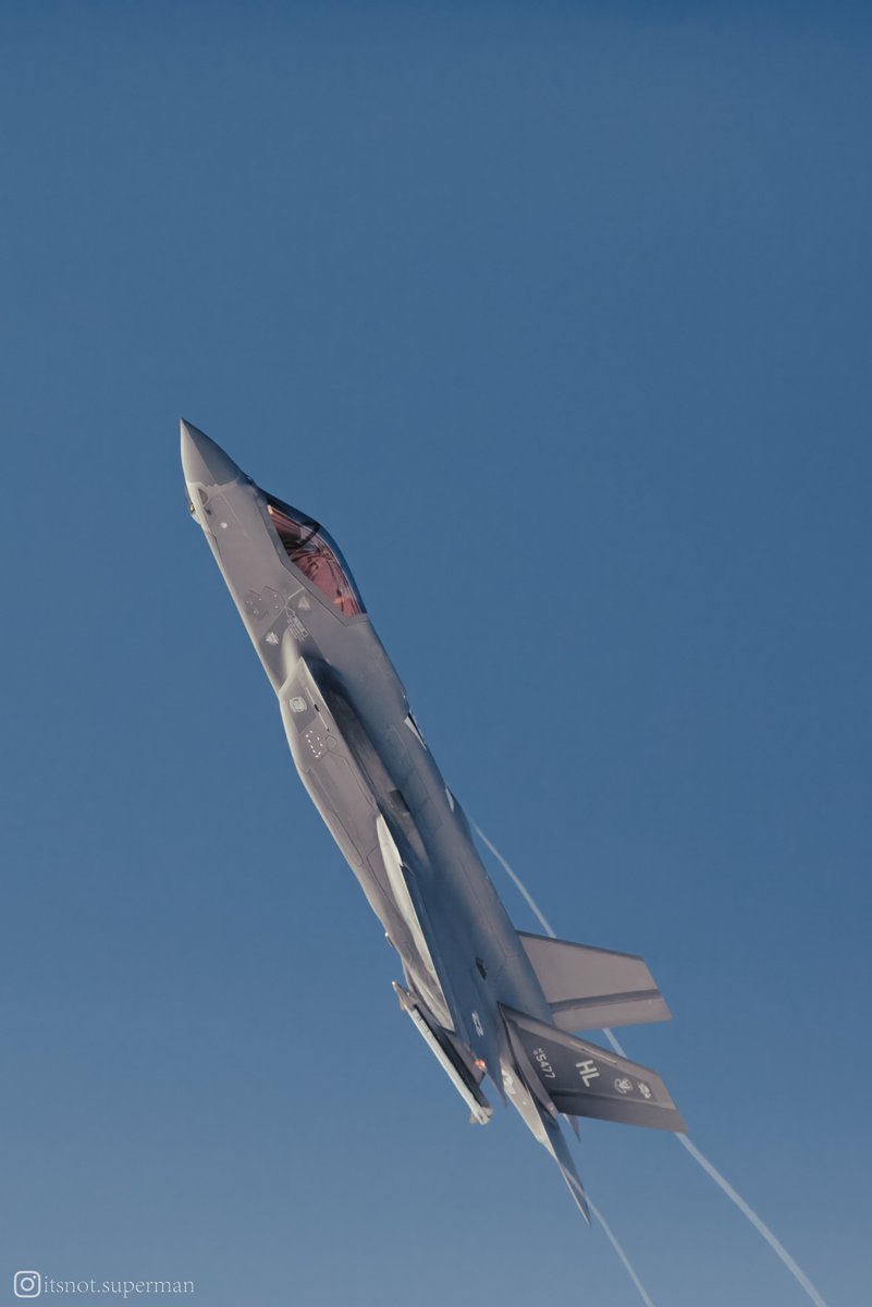 sugarpoultry's tweet photo. Caught a few #F35 's out of @HillAFBUtah. First time #planespotting there!
#hillairforcebase #airforce #fighterjet #fighterpilot #f35a #f35alightningii #aviationlife #aviationlovers #airplanes #jet #aviationphotography #military #airforce #usaf #utah #utahphotographer #utahaf https://t.co/INmb8rqVrL