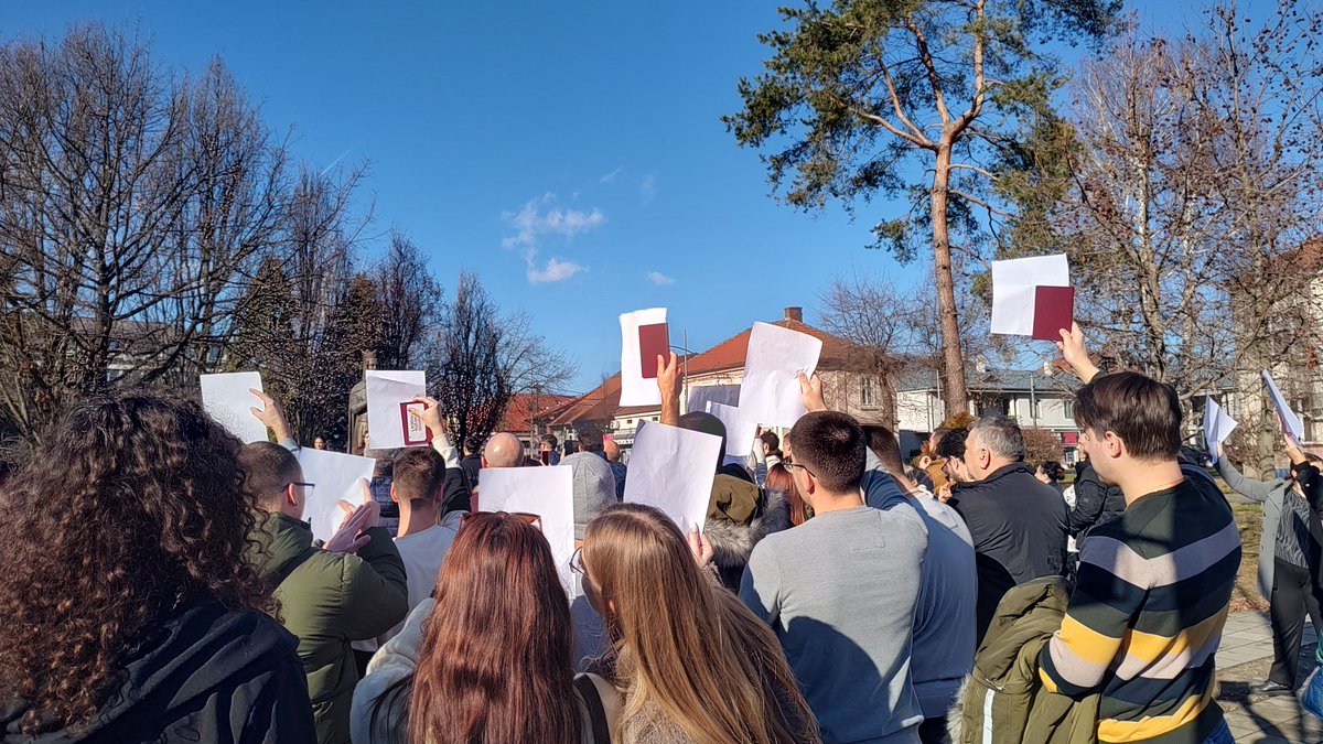 Mindopener85's tweet image. #trstenik #studenti #bravo