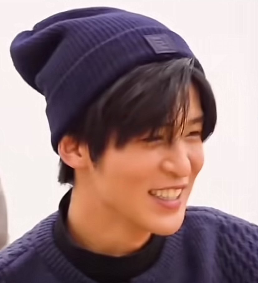 めめのニット帽🧶 可愛い〜🖤お値段7万円ちょい😀 #目黒蓮 #FENDI