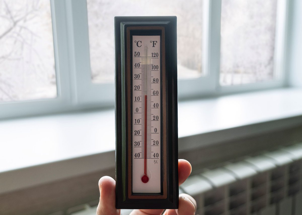 ❄️🥶Sense calefacció durant vint dies.

A l'EBM Casa dels Nens portem més de 20 dies sense calefacció en ple hivern. Criatures de 6 mesos a 3 anys en maltractament climàtic. 

Exigim a #IMEB que l'arregli d'una vegada. <a href="/BCNeducadora/">BCN Educadora</a> <a href="/beteve/">betevé</a> <a href="/Bcn_Eixample/">BcnEixample</a> <a href="/bcn_ajuntament/">Ajuntament de Barcelona</a>