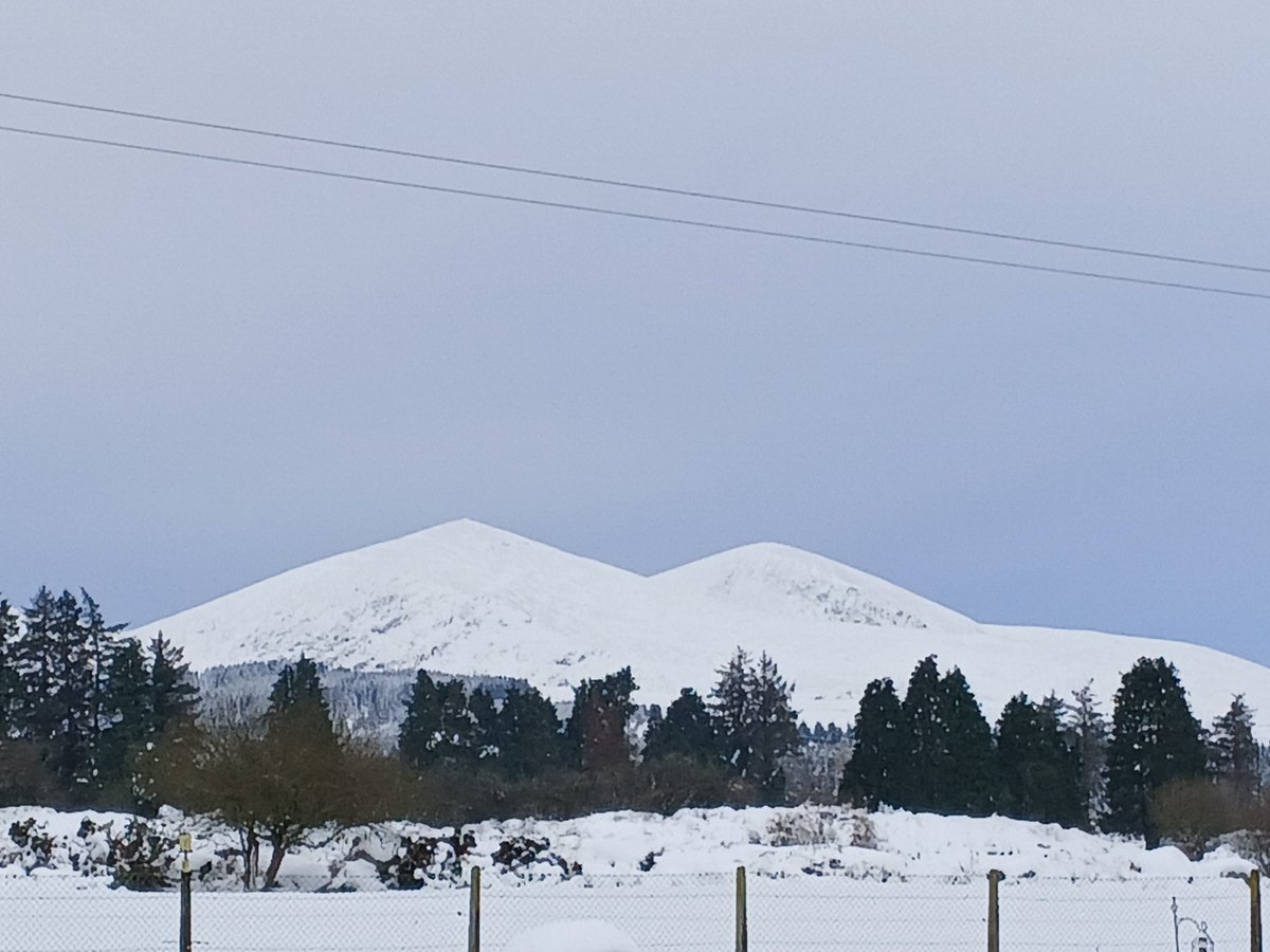 Good morning twiends 👋...It's a bit chilly out today ❄️❄️.. #sneachta #snow