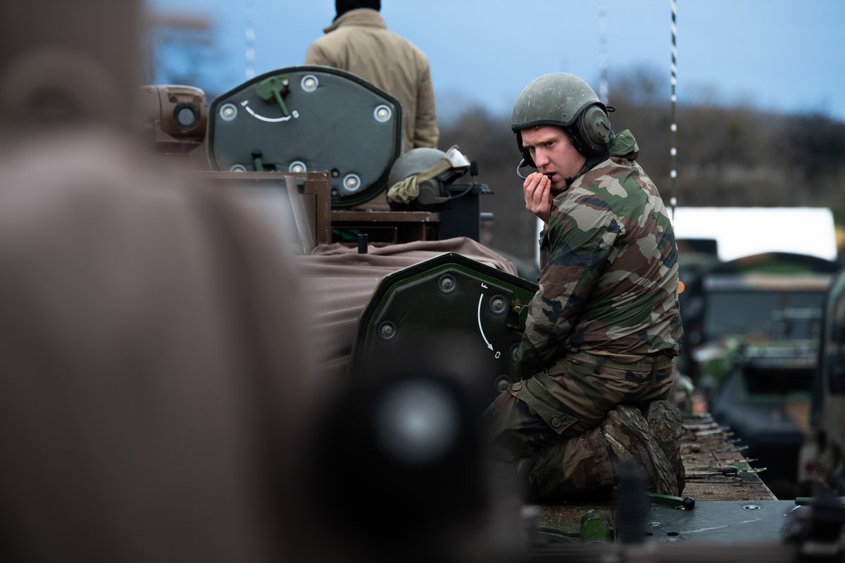 EMADmde's tweet image. Los Eurofighters del  #DATPaznic colaboran con los controladores de ataque aéreos de EEUU y Francia para mejorar las capacidades de apoyo aéreo cercano. Interoperabilidad en la protección del espacio aéreo del flanco este de la  @NATO #MOPS Más info: lc.cx/ueVr_Q