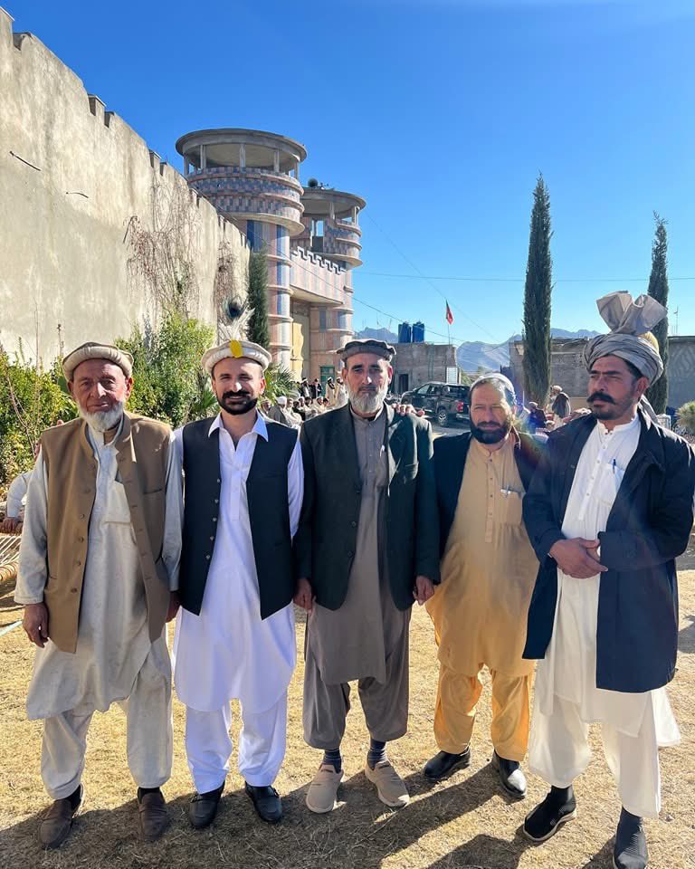 PTI Mohmand (@ptiomohmand) on Twitter photo ضلع مہمند:-
مبارکباد کا سلسلہ جاری!
وزیر اعلیٰ خیبر پختونخواہ کے معاون خصوصی ڈاکٹر محمد اسرار صافی ( <a href="/Dr_IsrarSafi/">MPA Dr. Muhammad Israr</a> ) کے حُجرے میں حلقے کو لوگوں اور پارٹی کارکنان نے ڈاکٹر صاحب کو وزارت ملنے پر مبارکباد پیش کیں۔
#PTIMohmand ضلع مہمند:-
مبارکباد کا سلسلہ جاری!
وزیر اعلیٰ خیبر پختونخواہ کے معاون خصوصی ڈاکٹر محمد اسرار صافی ( <a href="/Dr_IsrarSafi/">MPA Dr. Muhammad Israr</a> ) کے حُجرے میں حلقے کو لوگوں اور پارٹی کارکنان نے ڈاکٹر صاحب کو وزارت ملنے پر مبارکباد پیش کیں۔
#PTIMohmand