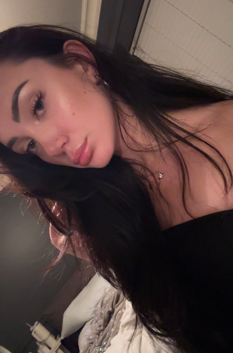 digitalvicc's tweet image. like this if you wish you were my plaything 💖

don’t worry… I won’t tell her.