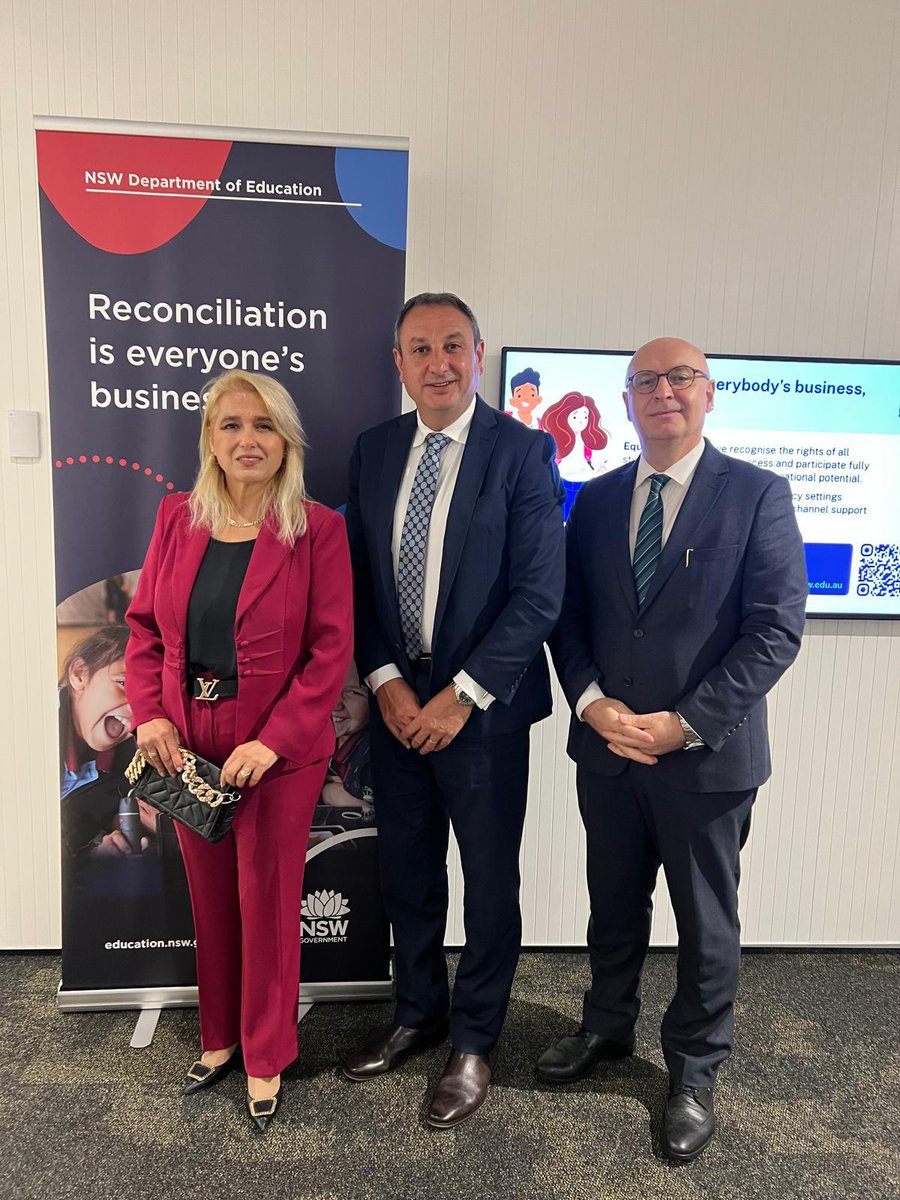 Başkonsolos Belgin Ergüneş, Eğitim Ataşemiz Cem Gençoğlu ile birlikte NSW Eyaleti Eğitim Bakanlığı Müsteşarı Murat Dizdar’ı ziyaret etmiştir.

Verimli geçen görüşmede eğitim alanındaki işbirligi ve çalışmalar hakkında görüş alışverişinde bulunulmuştur.