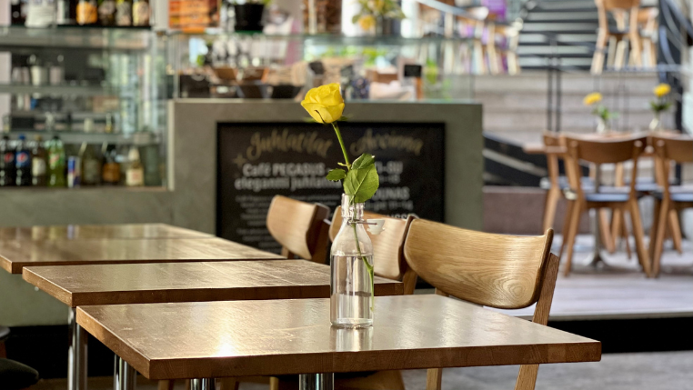 Ravintolamme on suljettu remontin vuoksi ja arkeologinen museo Aboa Vetus on kiinni näyttelyn uudistamisen vuoksi. Nykytaiteen museo Ars Nova on 
auki normaalisti tiistaista sunnuntaihin klo 11-18.