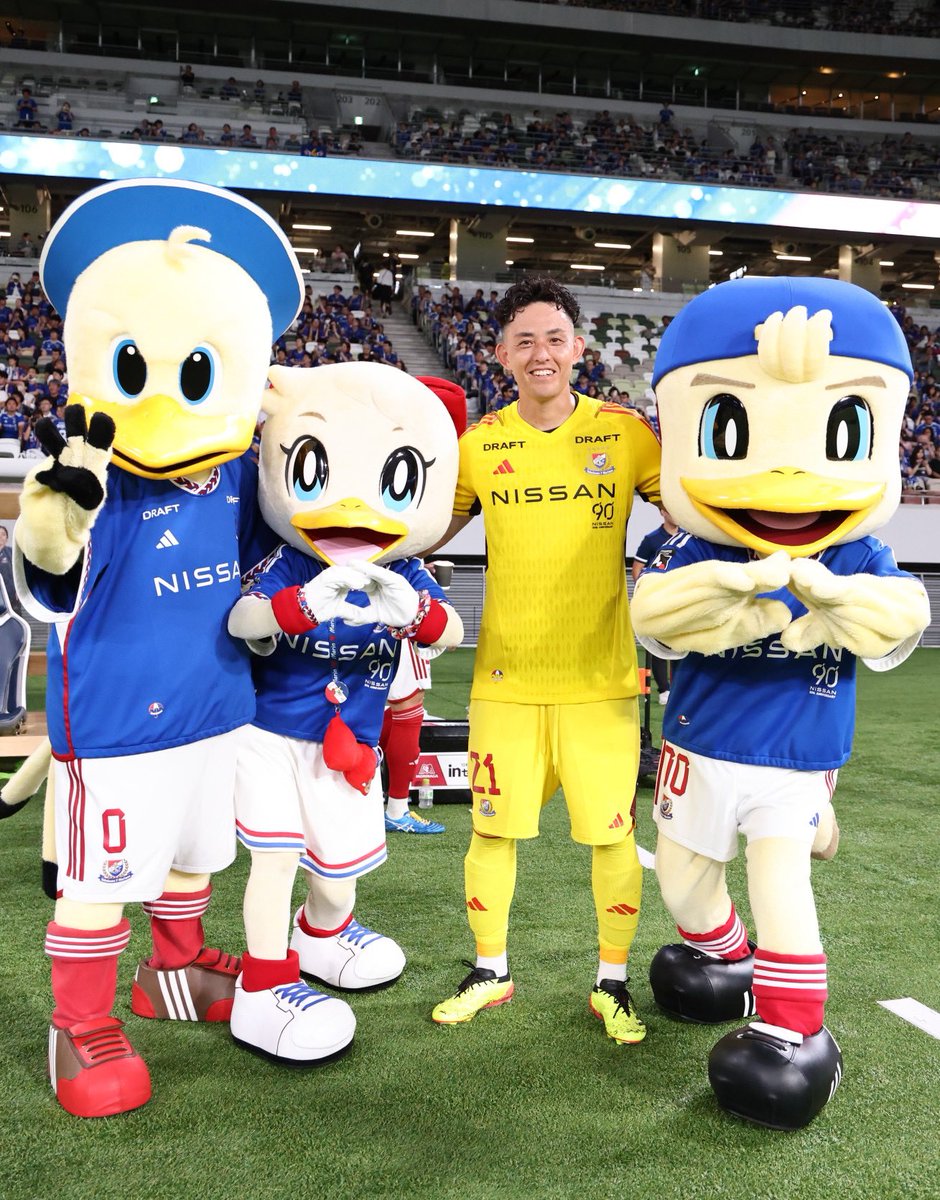 marinosuke_yfm5's tweet photo. ひろきくぅぅぅぅぅん

またせすぎだよぉぉぉぉぉ😆✨

2️⃣0️⃣2️⃣5️⃣シーズンも
いっぱいいっぱいいぃぃぃっぱい
カツヤクしてねぇぇぇぇぇ🇫🇷🧤✨

🟥⬜️🟦
#fmarinos 
#飯倉大樹 選手
🟥⬜️🟦 https://t.co/7pLOKa8muj