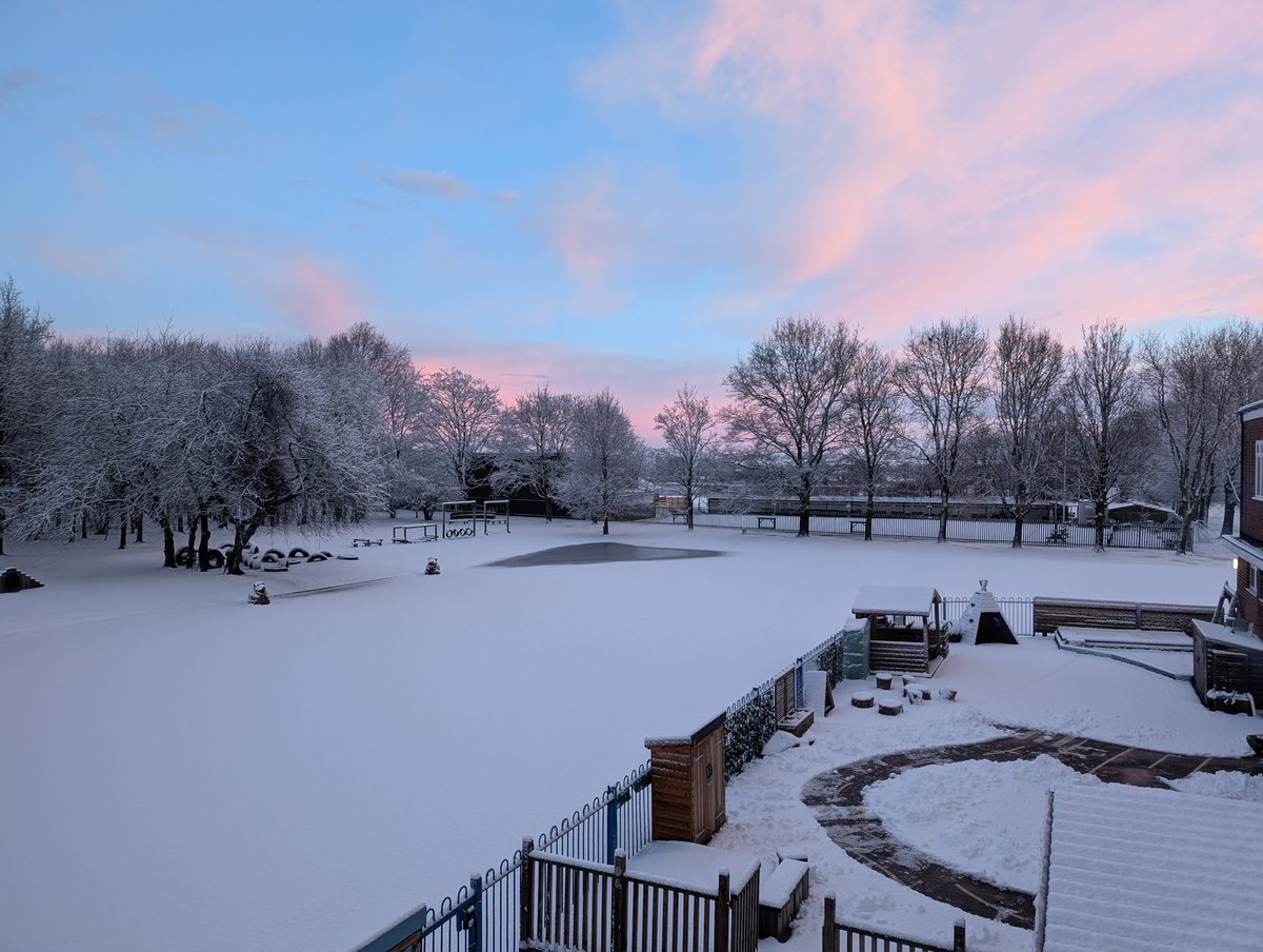 We had the best time playing together in the snow! ❄️ <a href="/BarntonMissR/">Miss Rutter</a>