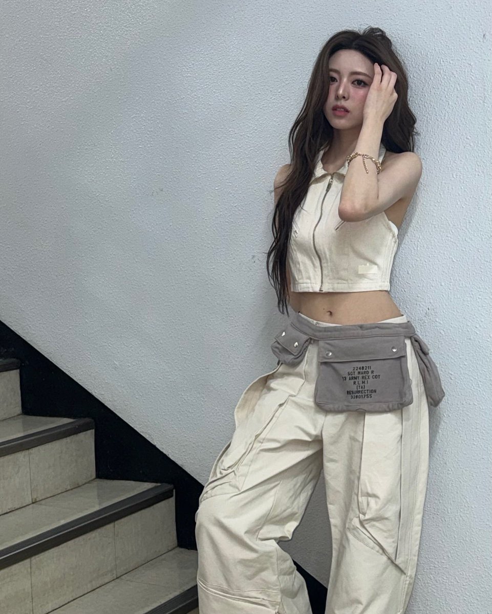 ITZY_YUNA's tweet photo. 🤍 https://t.co/jHInntYfFC