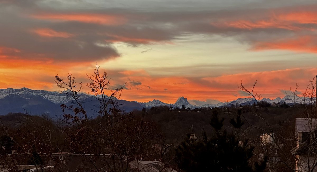 Mayol64's tweet image. Tous les matins un spectacle différent 🙏🏼 #JeanPierre #Ossau