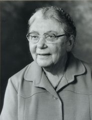 TheAttagirls's tweet image. Woman of the Day nutritionist and dietician Dr Elsie Widdowson born in 1906 in Surrey. It’s her day because OTD in 1940, rationing was introduced on butter, bacon, ham, and sugar, and by 11 March this was expanded to all meat.

When the government needed to know if the UK could…