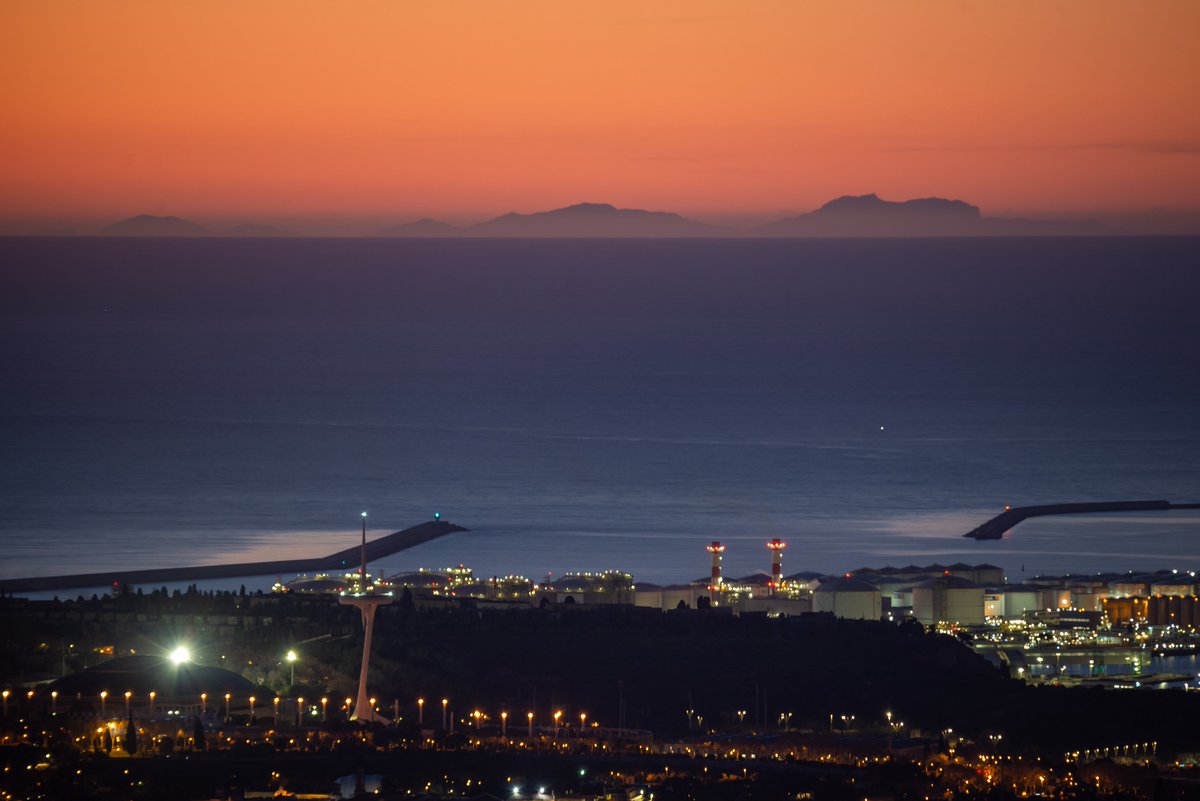 Esta mañana avistamiento de #Mallorca de buena calidad desde #obsFabra #Barcelona <a href="/AEMET_Cat/">AEMET_Cataluña</a> <a href="/AEMET_Baleares/">AEMET_Baleares</a> <a href="/meteocat/">Meteocat</a> <a href="/btveltemps/">btv el temps</a> @eltempsTV3 <a href="/ARAmeteo/">ARA Méteo</a> <a href="/tempsdemeteo/">Temps de Méteo</a> @acommeteo <a href="/ame_asociacion/">AME Asociación</a> <a href="/acam_cat/">ACAM</a>