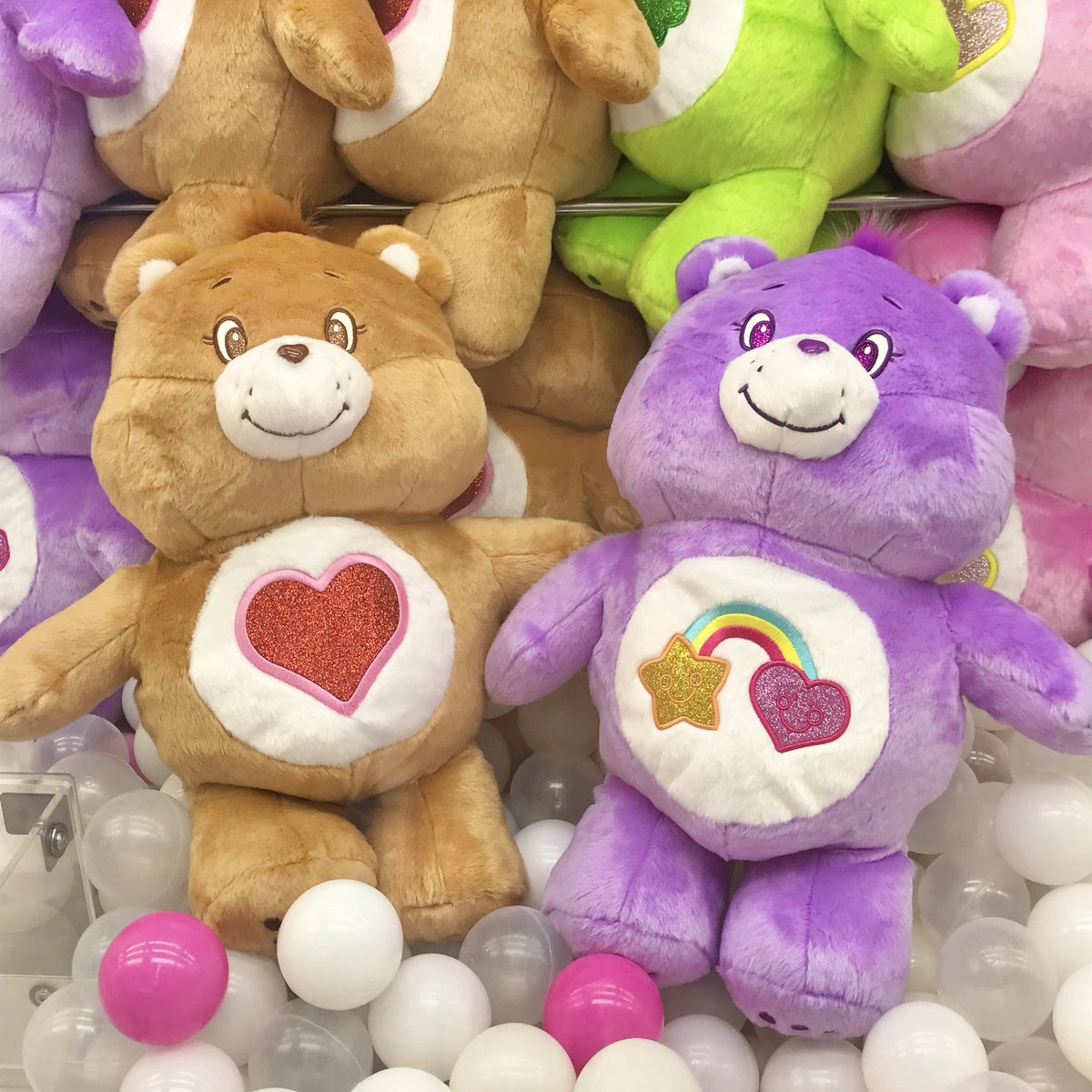 景品情報】 『ケアベアTMきらきらBIGぬいぐるみ』 新色の茶色と