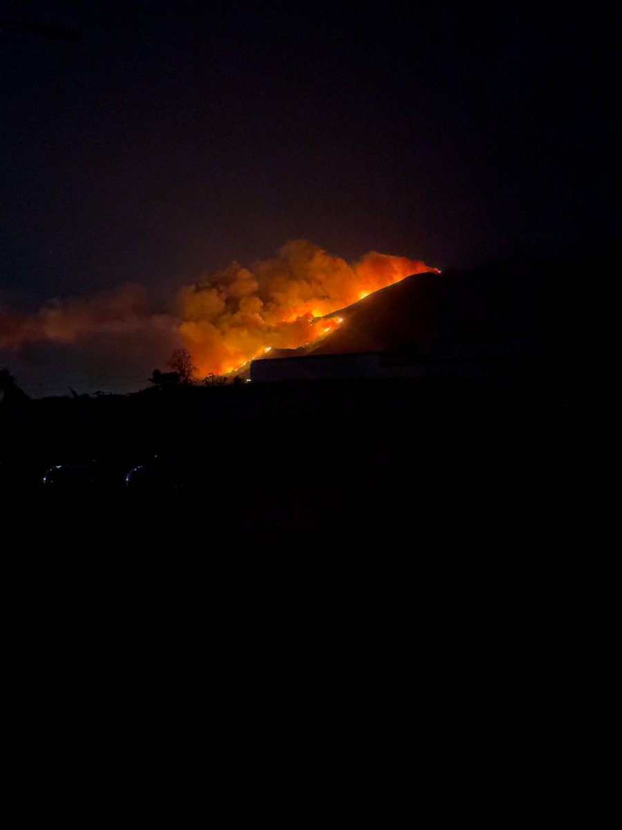 #eatonfire getting bigger and more ominous. Crazy to see this from your front door. Stay safe, folks!