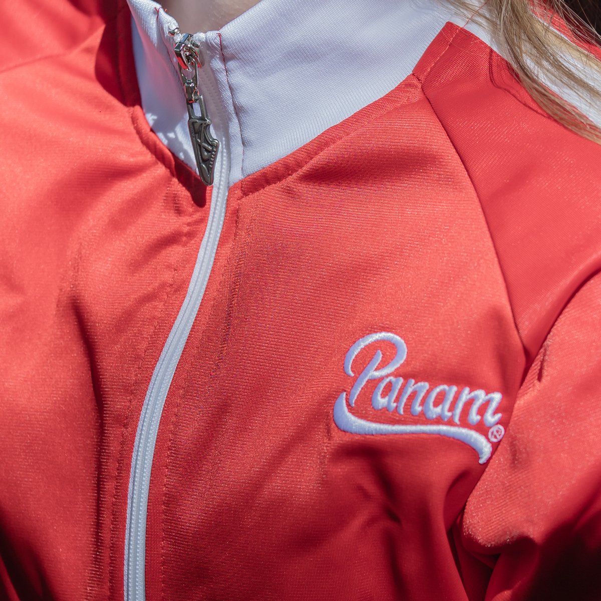 Retrocool. Nosotros sí vamos para atrás y también
tomamos vuelo. 🧥😎

Ya disponibles las Chamarras Retro en tiendas físicas y en panam.com.mx 🛒

#panam #chamarra #ropapapanam #tenis #tenispanam #panamantes #hechoenmexico #sneakers