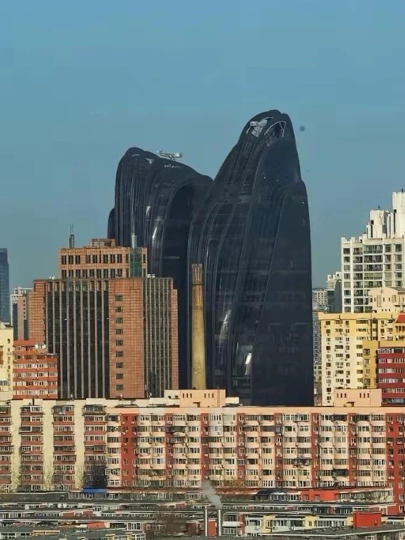 HyIndustries's tweet image. &quot;Architecture That Looks Like It&apos;s From Another Planet&quot;

#FuturisticDesign #AlienArchitecture #OutOfThisWorld #InnovativeStructures #ModernArchitecture #CreativeDesign #ArchitecturalArt #VisionaryDesign #UniqueBuildings