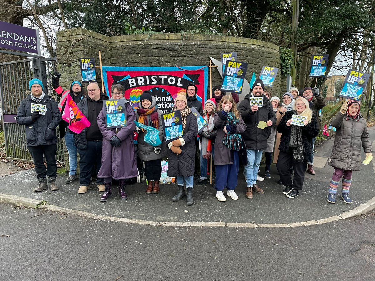 ✊🏼💪 Sixth form teachers at St Brendan’s Sixth Form are still fighting for pay justice! All teachers deserve the same pay deal! Join the picket line for the 3rd day of action Thursday 9th 8-9.30 am. ✊🏼