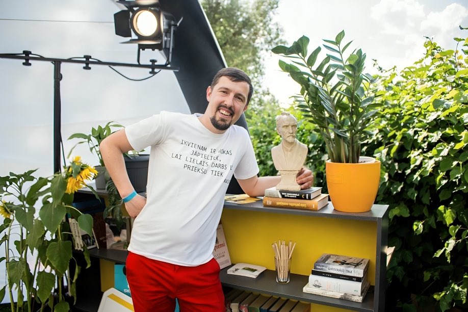 🟣 Iespēju skolas nodrošināt ar mācību līdzekļiem iemaina pret dārgu monitoringa sistēmu

➡️ Visu rakstu iespējams lasīt šeit: skolasvards.lv/news/aktuali-0…