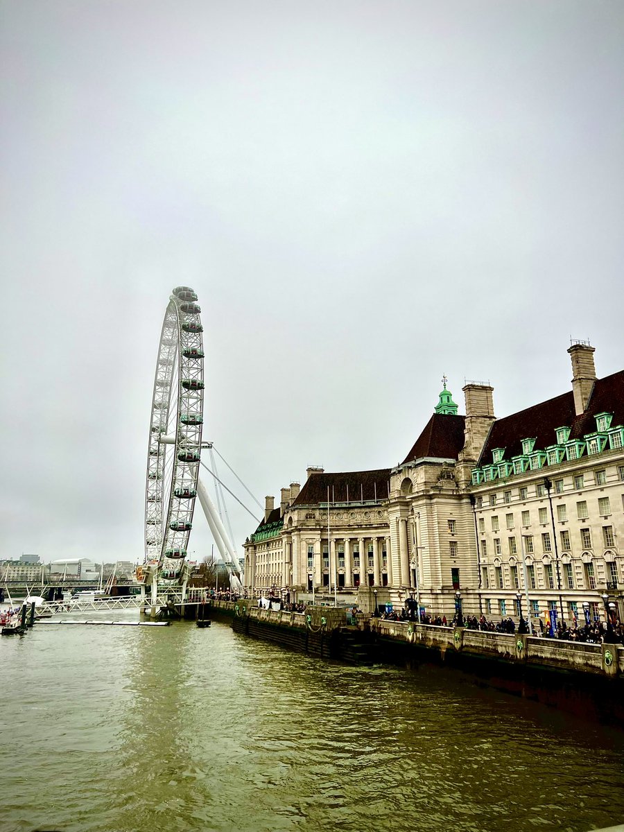 Gjoamd's tweet image. Londres , Inglaterra 🏴󠁧󠁢󠁥󠁮󠁧󠁿 para fin de año 2K24 🎊🍾❤️