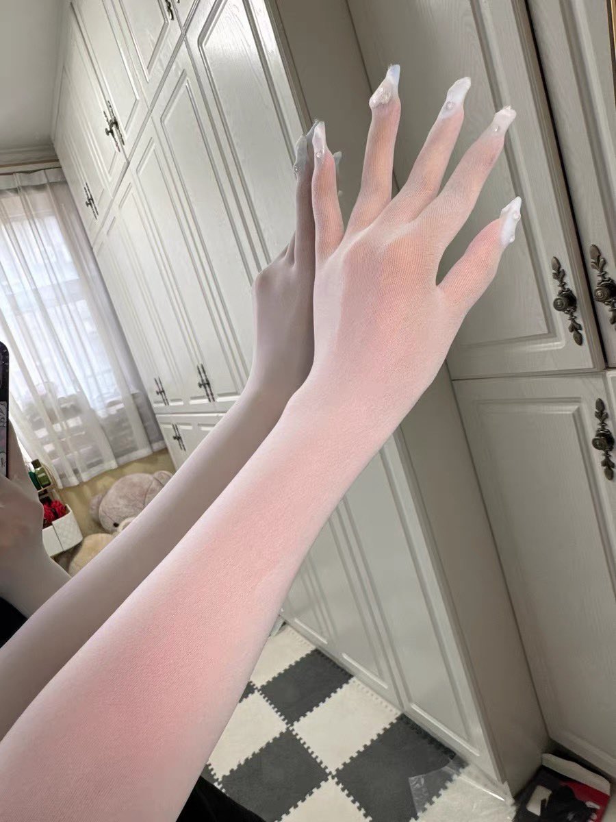 来点手丝，狠狠地打！