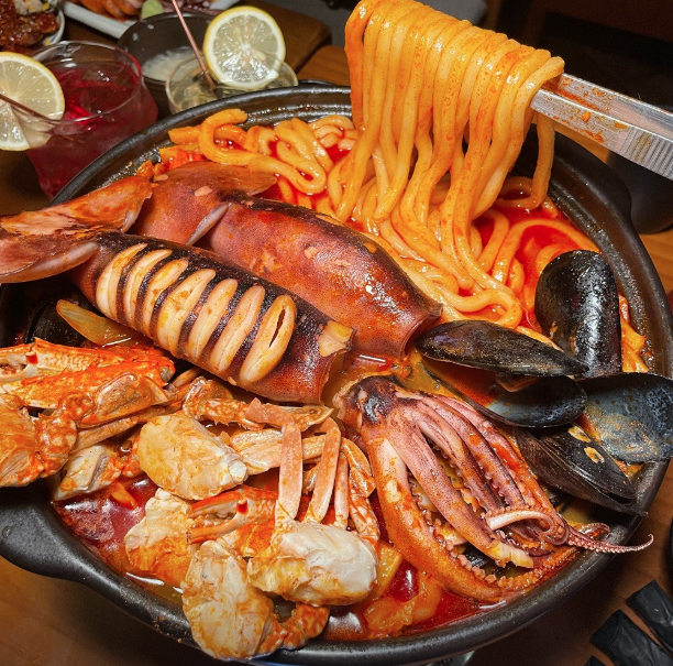 mainichi_kr's tweet photo. ˗ˏˋ🇰🇷江南の絶対に失敗しないお店④選ˎˊ˗

🍜마유유 마라탕(マユユマラタン)
📍강남구 강남대로94길 27 2층

🦑너무한육회연어(やりすぎユッケサーモン)
📍강남구 강남대로98길 28 1층

🥩육미안(肉美安)
📍강남구 강남대로106길 9 1층

🍲떡도리탕(トットリタン)
📍강남구 테헤란로1길 28-9 1층 https://t.co/SkGuWBFKMG
