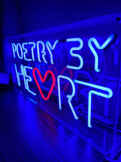 poetrybyheart's tweet photo. FREE online drop-in #poetry Forum 
Wednesday and/or Thursday 4.00pm
We're ready to help you kickstart your Poetry By Heart for the 2025 competition. Come to either session with questions, we'll share ideas about where to start &amp; free resources you can use. https://t.co/OdOIJ09e1Q https://t.co/HTQoXgvR9u