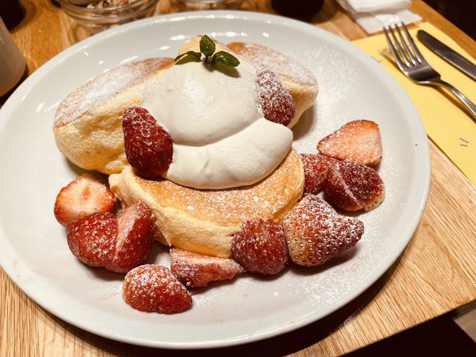 パンケーキ食べたー𓌉🥞𓇋 美味しかった(,,•﹏•,,) 