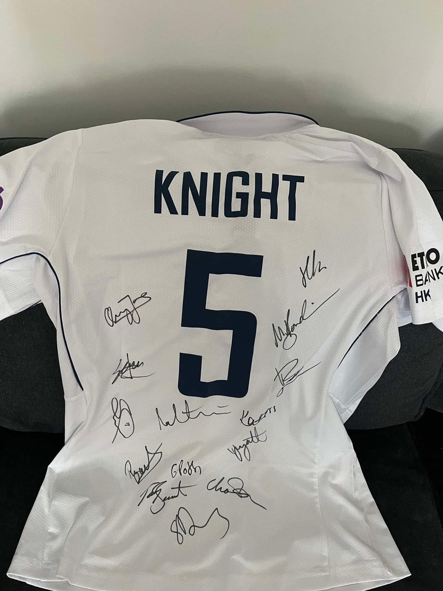 Temple Cloud CC (@templecloud) on Twitter photo WIN <a href="/Heatherknight55/">Heather Knight</a> shirt signed by the <a href="/englandcricket/">England Cricket</a> squad as part of our crowdfunder. £10 for 3 tickets. Other rewards available. Please like, retweet and click on the link below.
crowdfunder.co.uk/savetempleclou… WIN <a href="/Heatherknight55/">Heather Knight</a> shirt signed by the <a href="/englandcricket/">England Cricket</a> squad as part of our crowdfunder. £10 for 3 tickets. Other rewards available. Please like, retweet and click on the link below.
crowdfunder.co.uk/savetempleclou…