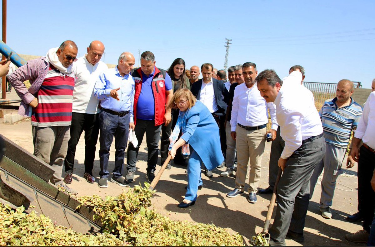 HALİL KOCAASLAN (@kocaaslanhalil1) on Twitter photo Gaziantep İl Tarım ve Orman müdürümüz sayın <a href="/mkarayilan27/">Mehmet Karayılan Tarım ve Orman İl Md Gaziantep</a> Adam gibi adamdır Gaziantep ve Barak ovası için yaptığı çalışmalara, mücadelere bizzat şahidiz.
Böylesine çalışkan dürüst bi insanı karalama politikası gerçekten alçaklıktır sonuna kadar sayın müdürümüzün arkasındayız.. Gaziantep İl Tarım ve Orman müdürümüz sayın <a href="/mkarayilan27/">Mehmet Karayılan Tarım ve Orman İl Md Gaziantep</a> Adam gibi adamdır Gaziantep ve Barak ovası için yaptığı çalışmalara, mücadelere bizzat şahidiz.
Böylesine çalışkan dürüst bi insanı karalama politikası gerçekten alçaklıktır sonuna kadar sayın müdürümüzün arkasındayız..