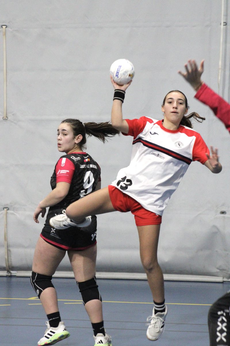 Federación Navarra de Balonmano (@fnbalonmano) on Twitter photo 𝗝𝗢𝗥𝗡𝗔𝗗𝗔 𝟲 | 𝗜𝗡𝗙𝗔𝗡𝗧𝗜𝗟 𝗙𝗘𝗠𝗘𝗡𝗜𝗡𝗢
¡𝗙𝗶𝗻𝗮𝗹 𝗱𝗲𝗹 𝗽𝗮𝗿𝘁𝗶𝗱𝗼!
<a href="/FNBalonmano/">Federación Navarra de Balonmano</a> 22 ⚔️ 21 <a href="/fbmclm/">Fed. Balonmano de Castilla-La Mancha</a>
¡ENHORABUENA, EQUIPO! Victoria de nuestras infantiles que logran la medalla de bronce de la Copa de España. ❤️🥉 𝗝𝗢𝗥𝗡𝗔𝗗𝗔 𝟲 | 𝗜𝗡𝗙𝗔𝗡𝗧𝗜𝗟 𝗙𝗘𝗠𝗘𝗡𝗜𝗡𝗢
¡𝗙𝗶𝗻𝗮𝗹 𝗱𝗲𝗹 𝗽𝗮𝗿𝘁𝗶𝗱𝗼!
<a href="/FNBalonmano/">Federación Navarra de Balonmano</a> 22 ⚔️ 21 <a href="/fbmclm/">Fed. Balonmano de Castilla-La Mancha</a>
¡ENHORABUENA, EQUIPO! Victoria de nuestras infantiles que logran la medalla de bronce de la Copa de España. ❤️🥉