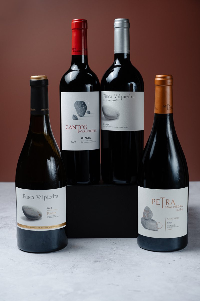 🍇 En La Rioja, <a href="/FincaValpiedra/">FincaValpiedra</a> se posicionado como un claro referente en la elaboración de grandes vinos de pago, capturando la esencia de su excepcional terruño y el legado vitivinícola de la Familia Martínez Bujanda desde 1889.

🌿 Situada en un espectacular meandro del río