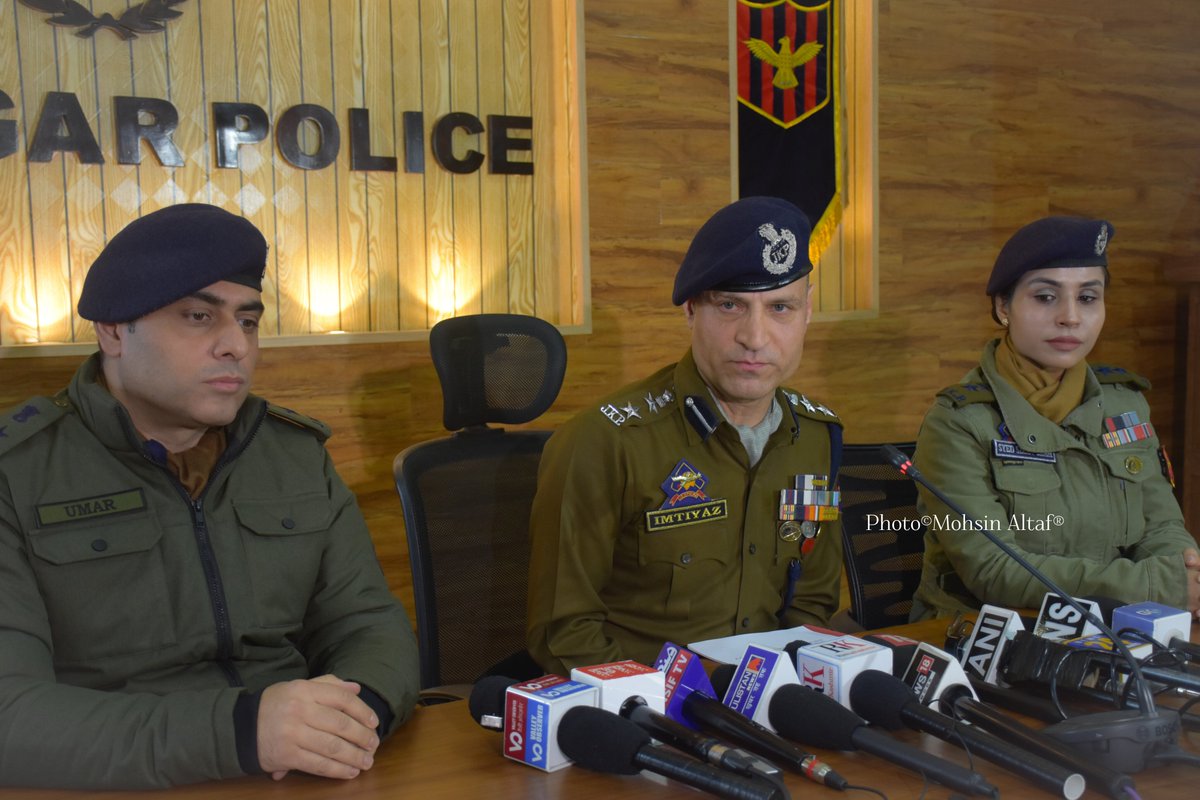 𝐌𝐨𝐡𝐬𝐢𝐧 𝐀𝐥𝐭𝐚𝐟 (محسن ألطاف حسنين) (@mohsinaltaf786h) on Twitter photo Police Seize 8 kg of Heroin in Srinagar, Two Arrested: SSP Srinagar.facebook.com/10003752195726…
<a href="/hussain_imtiyaz/">Imtiyaz Hussain</a> <a href="/Sleet_Shah/">Syed Sleet Shah</a> <a href="/IftkharTalib/">Iftkhar Talib</a> <a href="/SrinagarPolice/">Srinagar Police</a> <a href="/JmuKmrPolice/">J&K Police</a> <a href="/KashmirPolice/">Kashmir Zone Police</a> Police Seize 8 kg of Heroin in Srinagar, Two Arrested: SSP Srinagar.facebook.com/10003752195726…
<a href="/hussain_imtiyaz/">Imtiyaz Hussain</a> <a href="/Sleet_Shah/">Syed Sleet Shah</a> <a href="/IftkharTalib/">Iftkhar Talib</a> <a href="/SrinagarPolice/">Srinagar Police</a> <a href="/JmuKmrPolice/">J&K Police</a> <a href="/KashmirPolice/">Kashmir Zone Police</a>