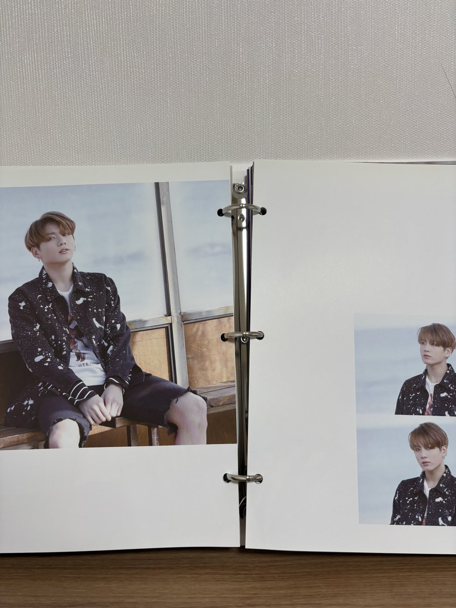 R04flora's tweet photo. 2017년 방탄소년단 메모리즈 판매 
⭐️3만원⭐️ ⭐️포카 미포함 가격⭐️
배송온 후 가지고만 있어 완전 새 것입니다.
배송 왔을때부터 포토 초반 몇 장 정도 구겨짐이 약간 있어(마지막 사진 확인해주세요!) 조금 낮은 가격에 올립니다. 
 #방탄 #bts #방탄메모리즈 #거래 #방탄소년단 #방탄btd https://t.co/C8a16RvPcu