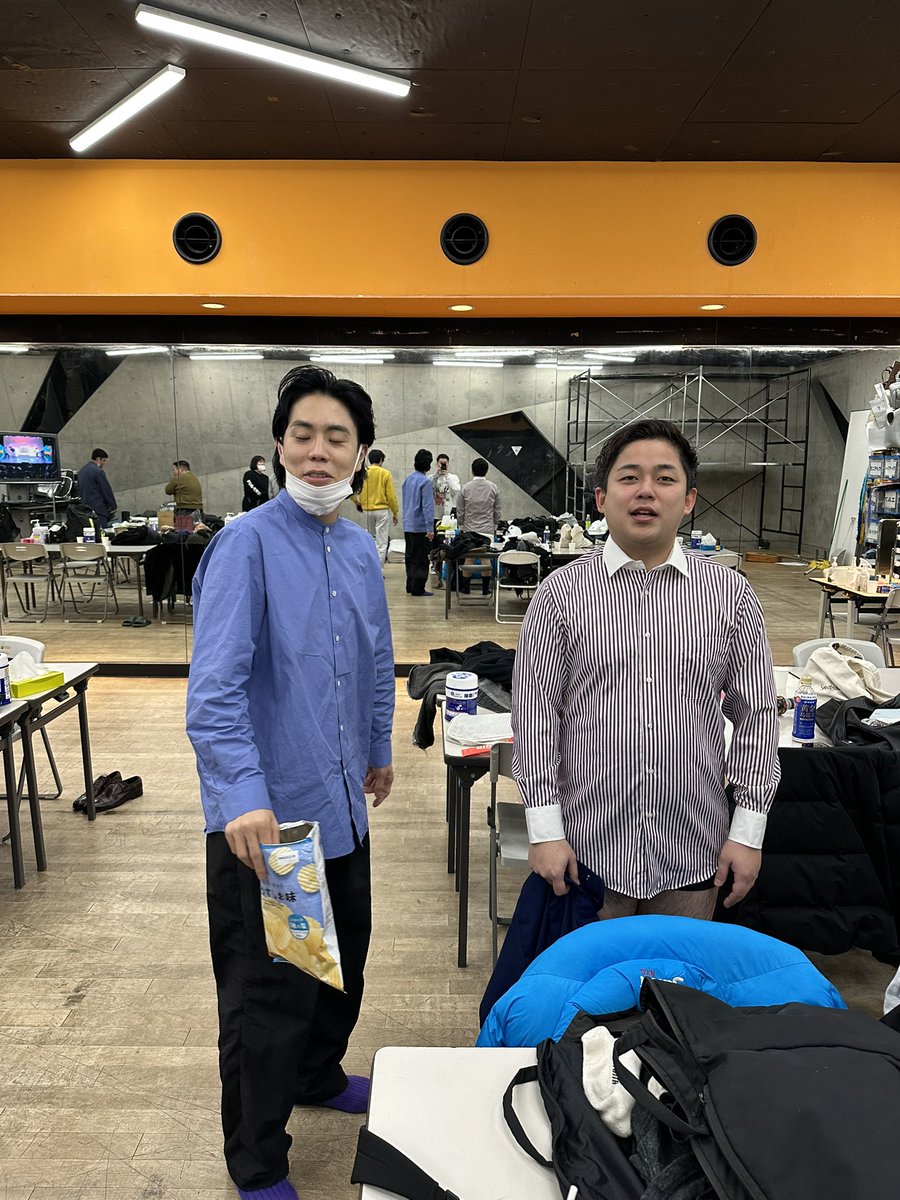 10per_daaaaaai's tweet photo. 令和ロマンくるま「あれ？最近和泉の姿が見えないです。」

世界クジラ和泉「ご覧の通り彼はいつの間にか僕を認識しなくなりましてね。」
ｼﾞｬﾈｪﾝﾀﾞﾖ!! https://t.co/Km5os7CbWd