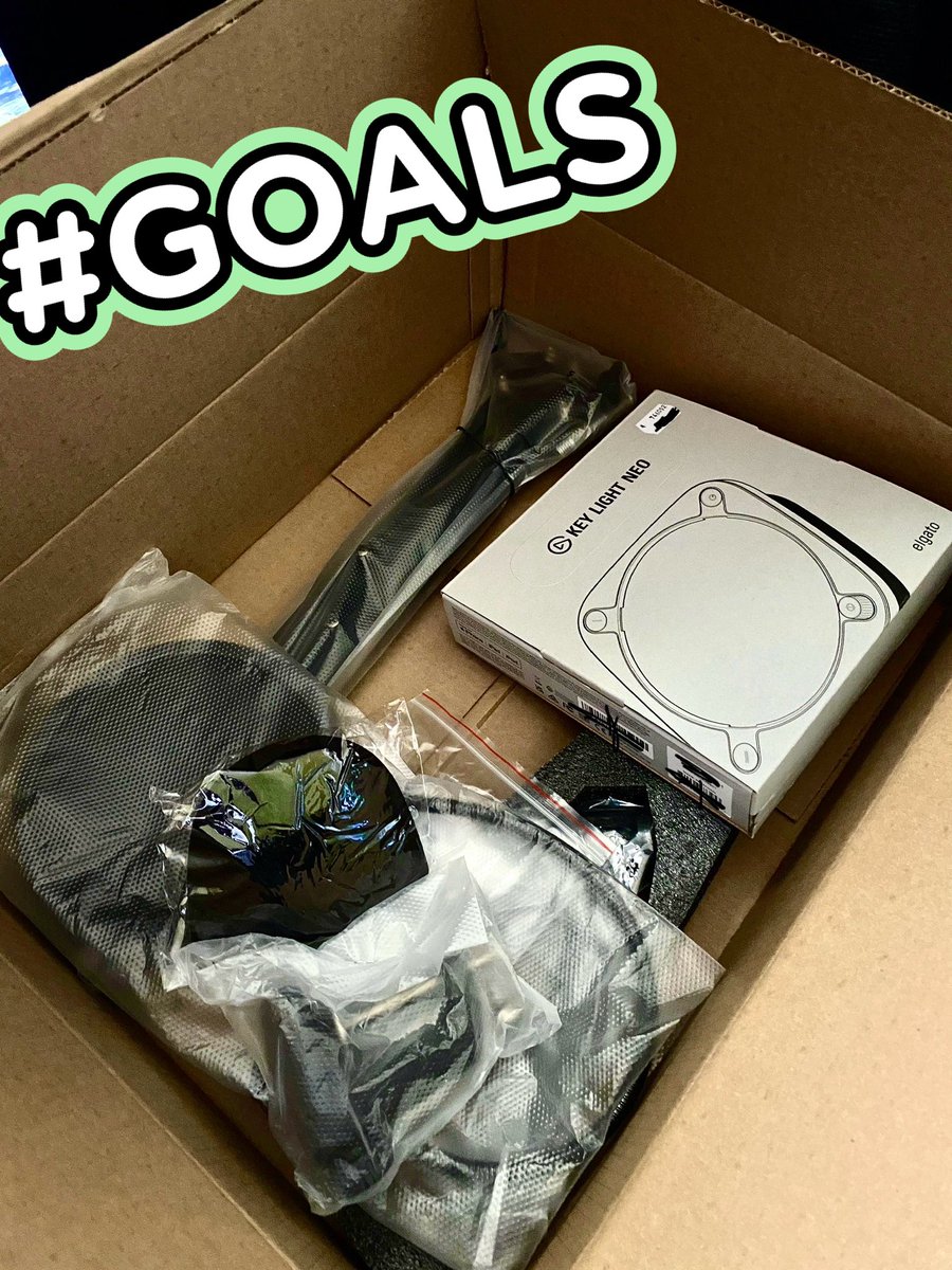 curcollectibles's tweet photo. Finally picked up some budget gear for the live-streaming set-up. Now to fidget and try and set it all up. Smooth quality audio and bedazzling lighting, here we come!
#twitch #livestreaming #elgatolighting #keylightneo #blueyetinano #shockmount #theelderscrolls https://t.co/oGeC6K9irV
