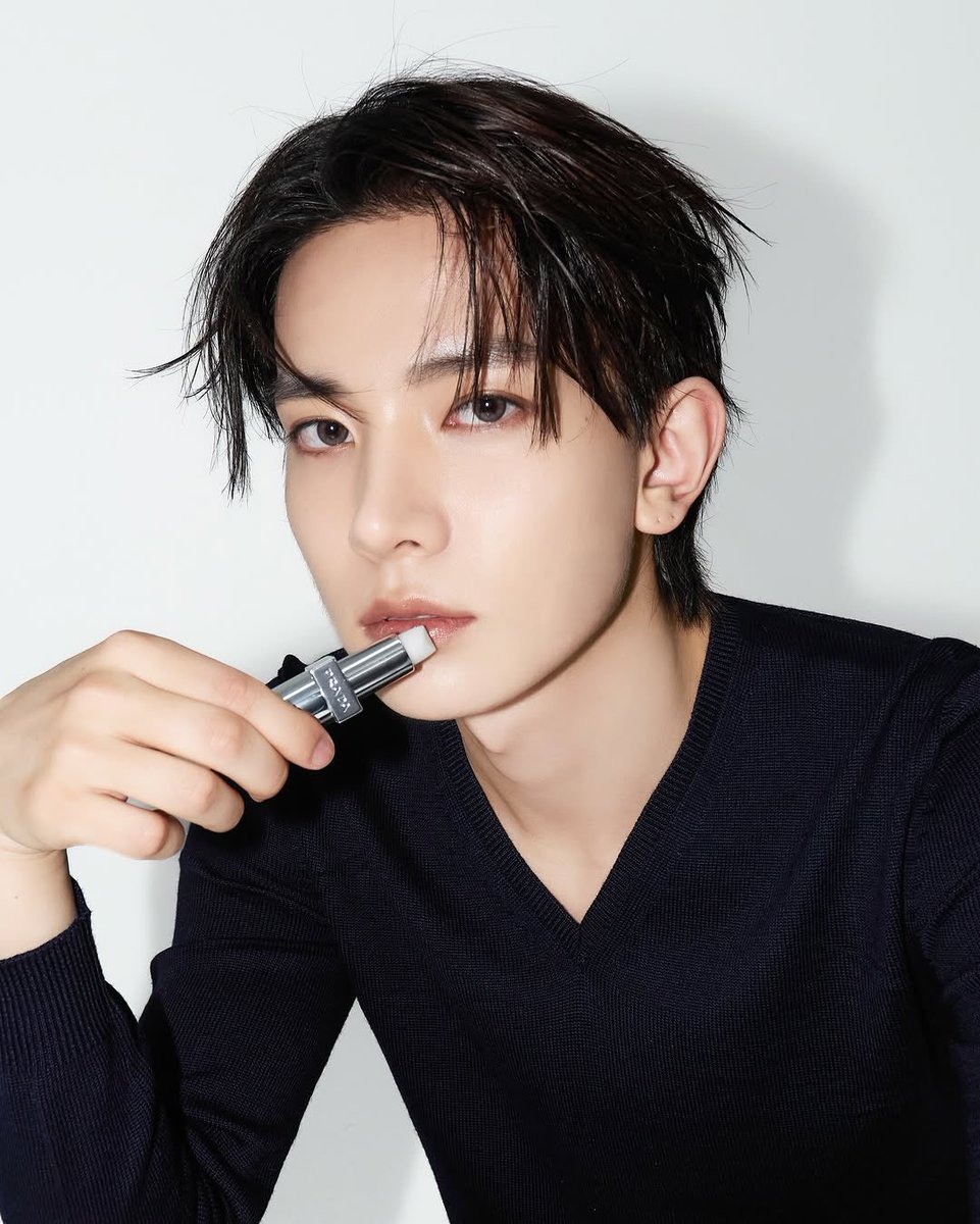 enhypenupdates's tweet photo. [INSTAGRAM] 250108

"#광고 🫦
@.pradabeauty #프라다뷰티 #HEESEUNGxPradabeauty
#ENHYPENxPradabeauty #프라다메이크업
#프라다립밤 #프라다그린밤 #HEESEUNG"

(1/2)

@ENHYPEN_members @ENHYPEN #ENHYPEN #엔하이픈 https://t.co/YvXJEdemxP
