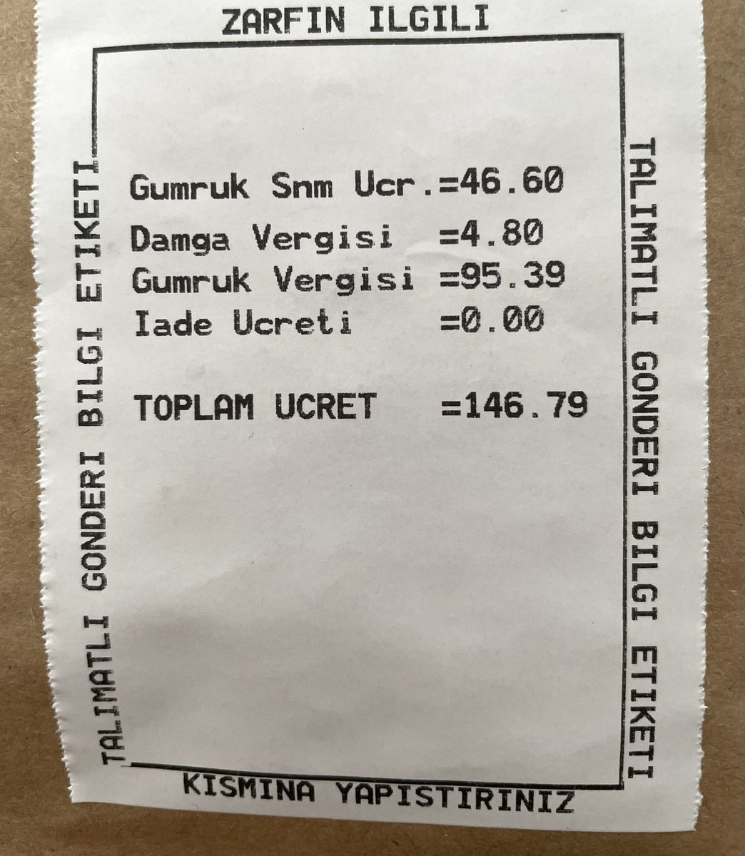 OyunDoktoruu's tweet photo. Satın aldığımız lego setinden çıkmayan eksik parçayı markanın sitesinden talep ettik, ücretsiz olarak gönderdi ama parmaktan bile küçük şu parça için 146 TL gümrük ödemesi çıktı. Ne diyeyim bilemiyorum… https://t.co/98S6BHJQRA