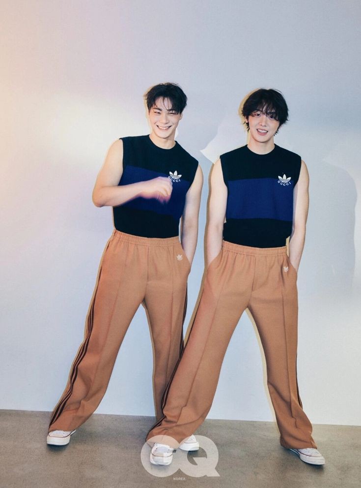 mojja_rella's tweet image. get two boyfriends so u can dress them like twins 💃