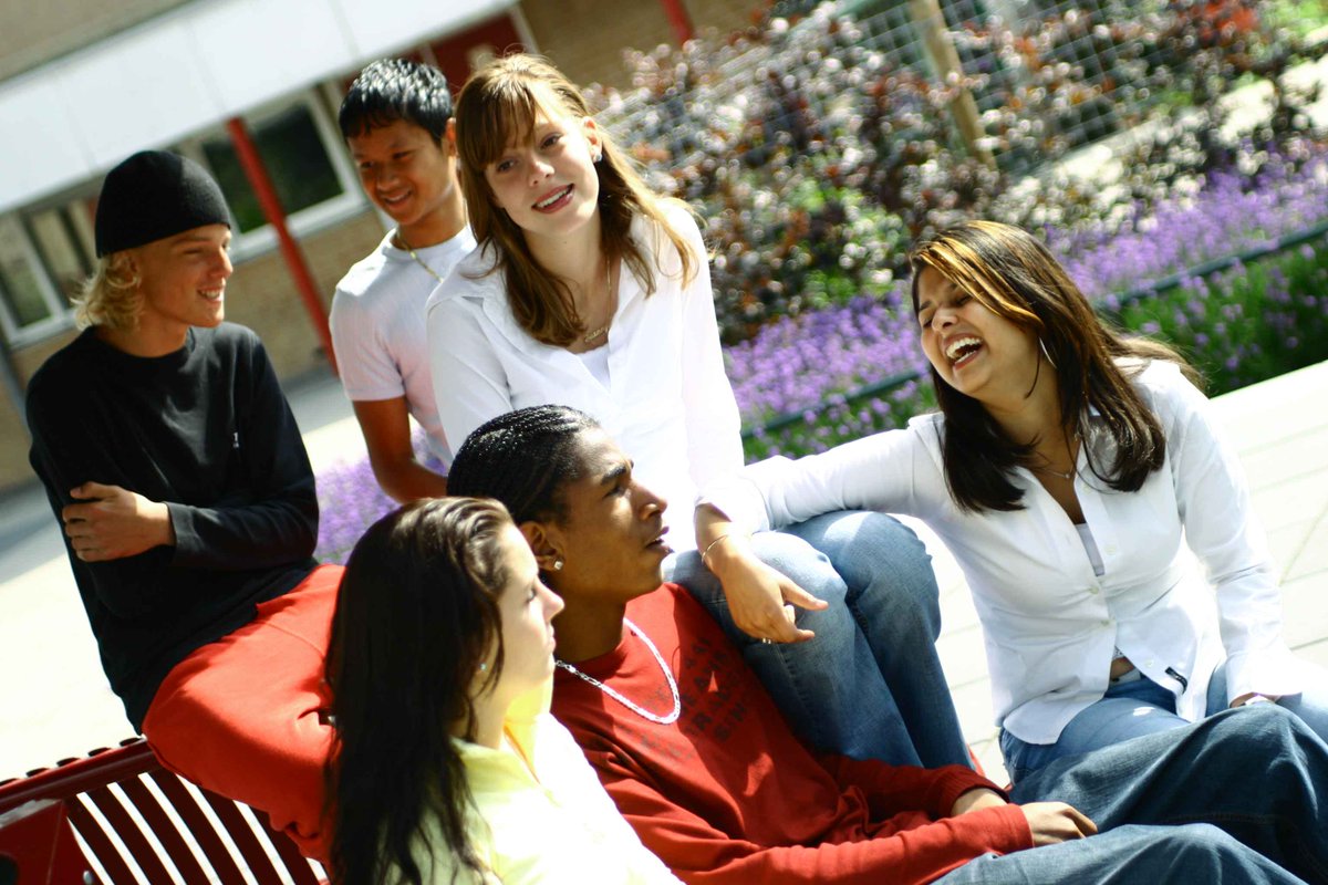 De Commissie van beroep hbo deed op 13 november 2024 uitspraak over een schorsing van een werknemer als ordemaatregel. Over de werknemer waren meldingen gedaan over grensoverschrijdend gedrag. Op onze website wordt de uitspraak toegelicht.

onderwijsgeschillen.nl/actueel/uitspr…