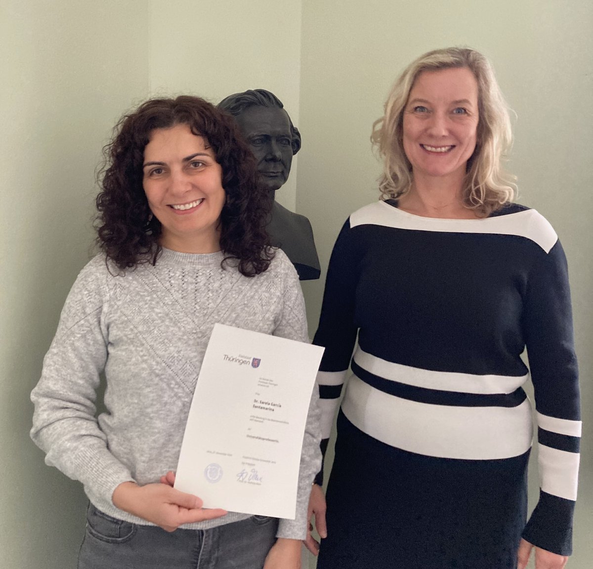 Leibniz-HKI (@leibnizhki) on Twitter photo 🤝A warm welcome to #Microbiologist Prof. Dr. Sarela García-Santamarina. She is adding a new facet to the <a href="/UniJena/">Universität Jena</a> and <a href="/LeibnizHKI/">Leibniz-HKI</a> research profile with the newly founded Deep Microbiome Metabolomics department.👩🔬🦠 🤝A warm welcome to #Microbiologist Prof. Dr. Sarela García-Santamarina. She is adding a new facet to the <a href="/UniJena/">Universität Jena</a> and <a href="/LeibnizHKI/">Leibniz-HKI</a> research profile with the newly founded Deep Microbiome Metabolomics department.👩🔬🦠