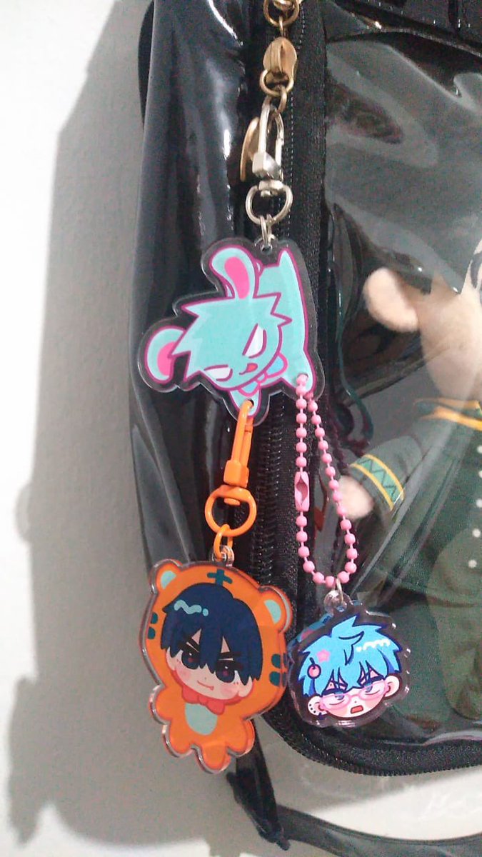 Alnst! Halloo ! Temen sender buat keychain holder tilly inii (ada ibanny jugaa) kira-kira jadinya gini! Masih mau dibenerin lagi, tadinya mau bikin untuk sendiri aja, tapi kira-kira ada yang mau juga gak ya?